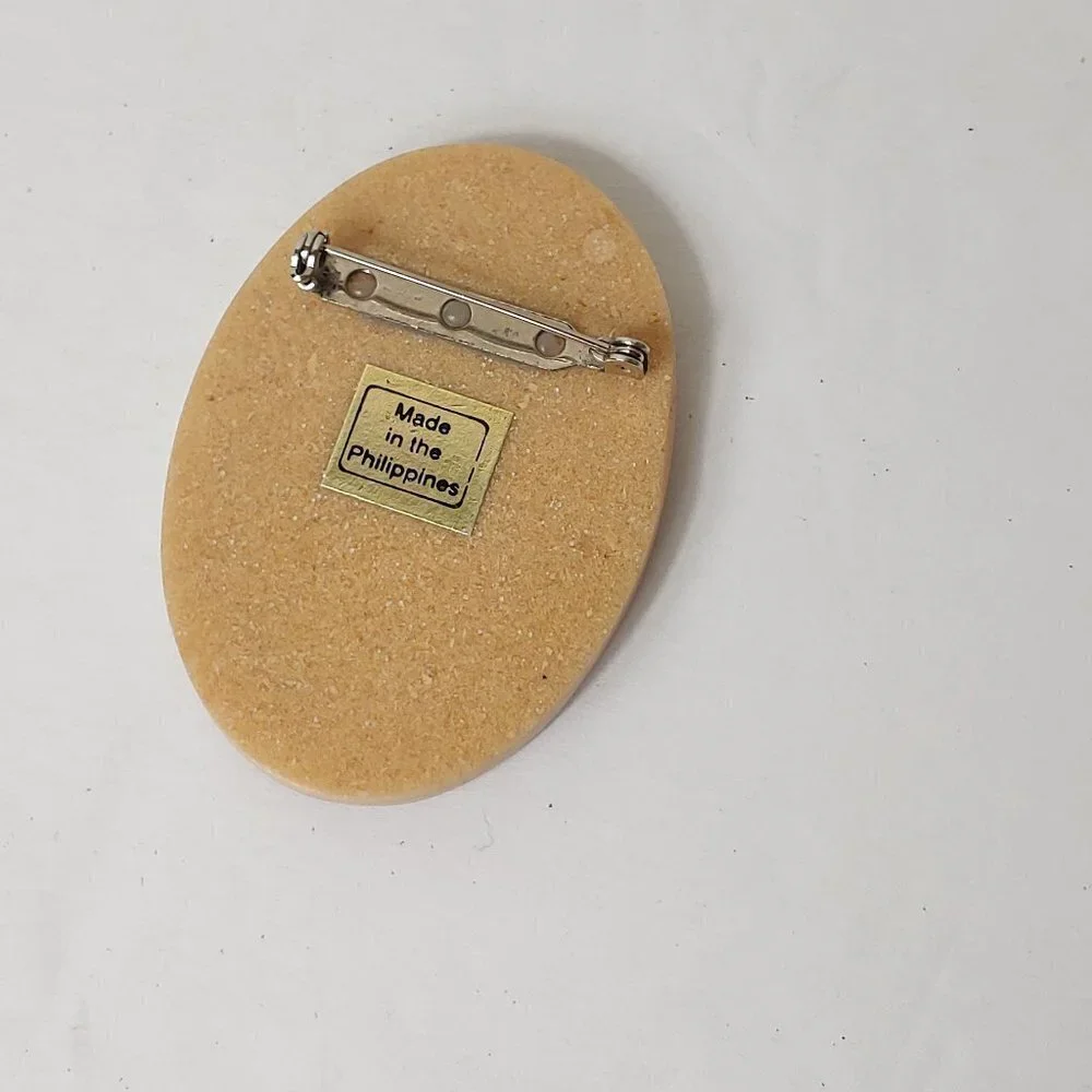 Vintage Resin Brooch Pin Portrait‎ Lady Hat Gold Wire Rim Art Deco Art Nouveau